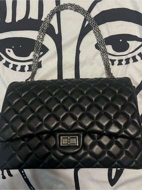Leather Classic Quilted Black Shoulder Bag with Chain Strap